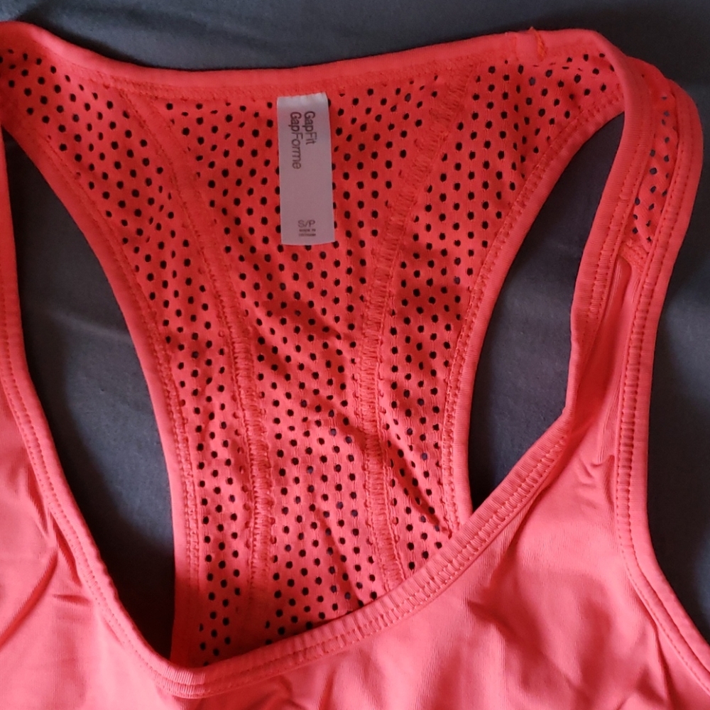 Gap Fit Racerback Tank Top - Picture 4 of 4
